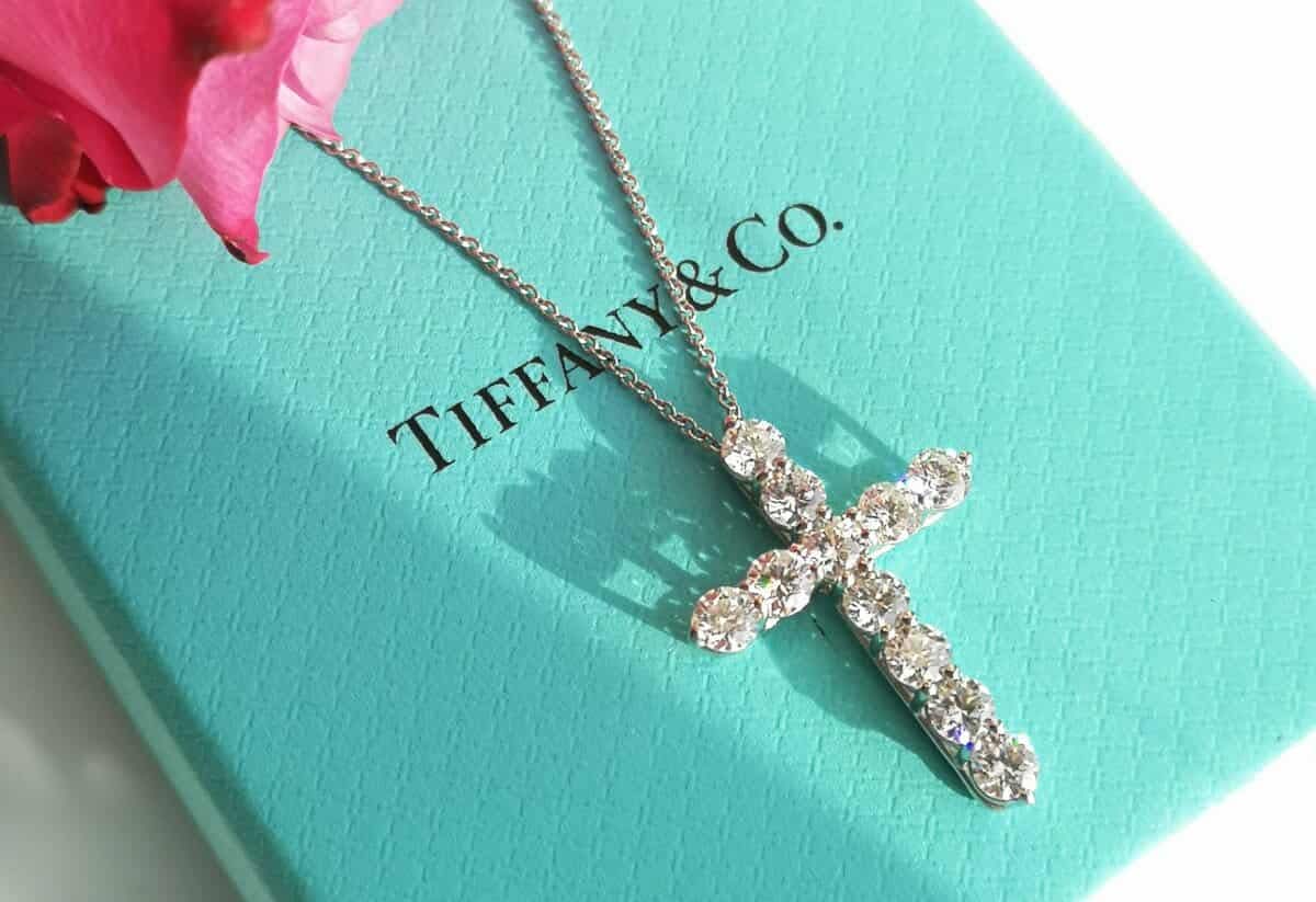 TCO CROSS NECKLACK