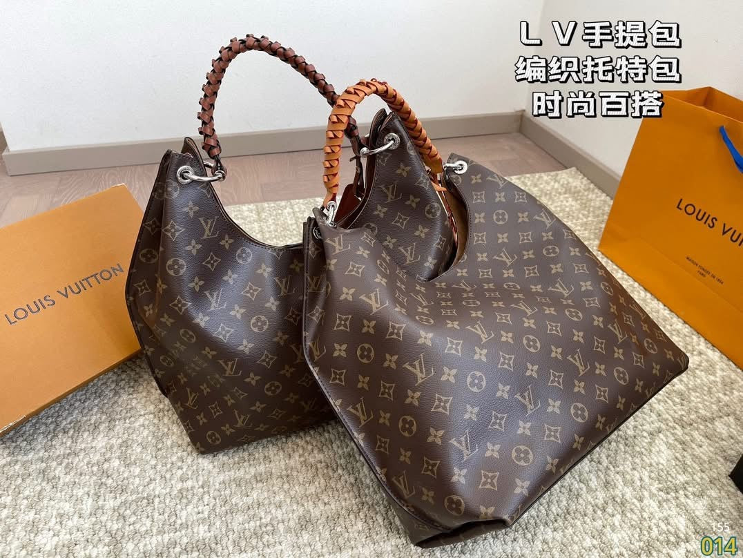 Vee slouch bag