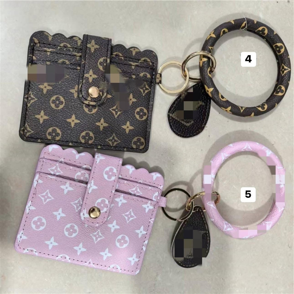 Vee card holder wristlet