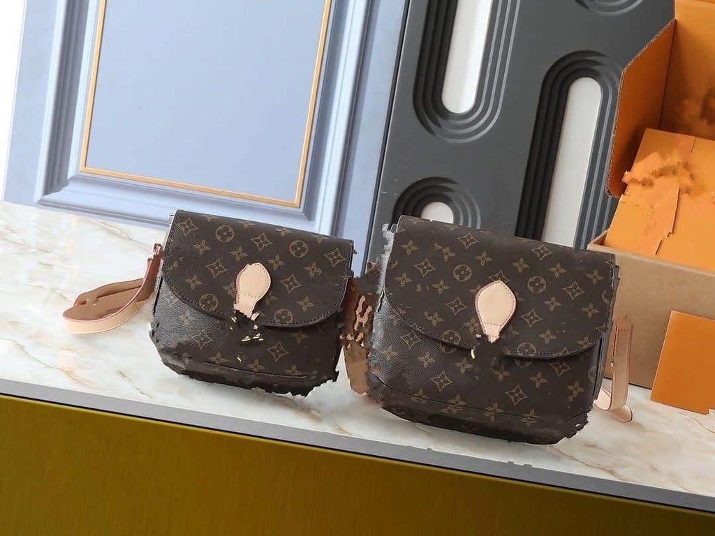 Vee oval crossbody