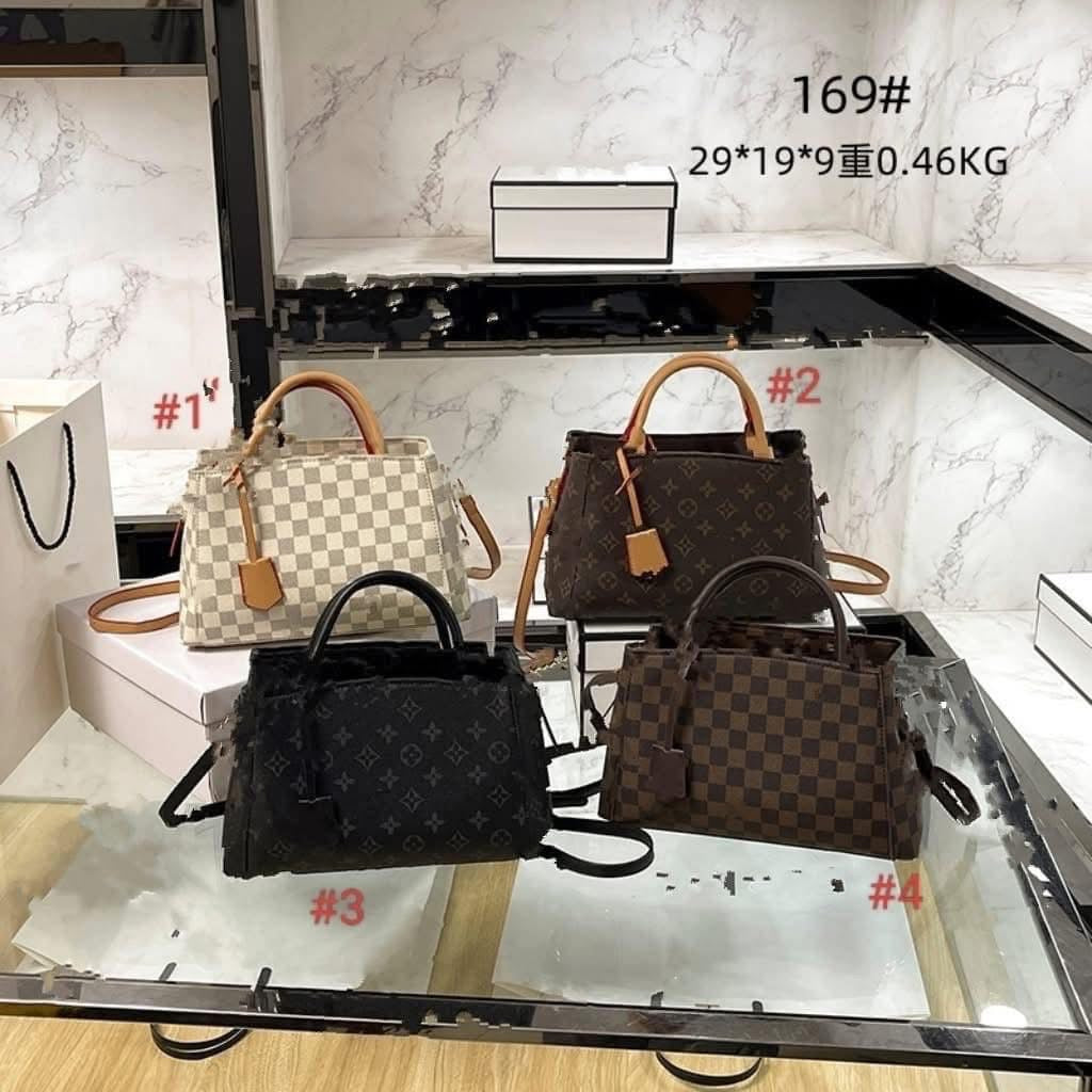 Vee crossbody