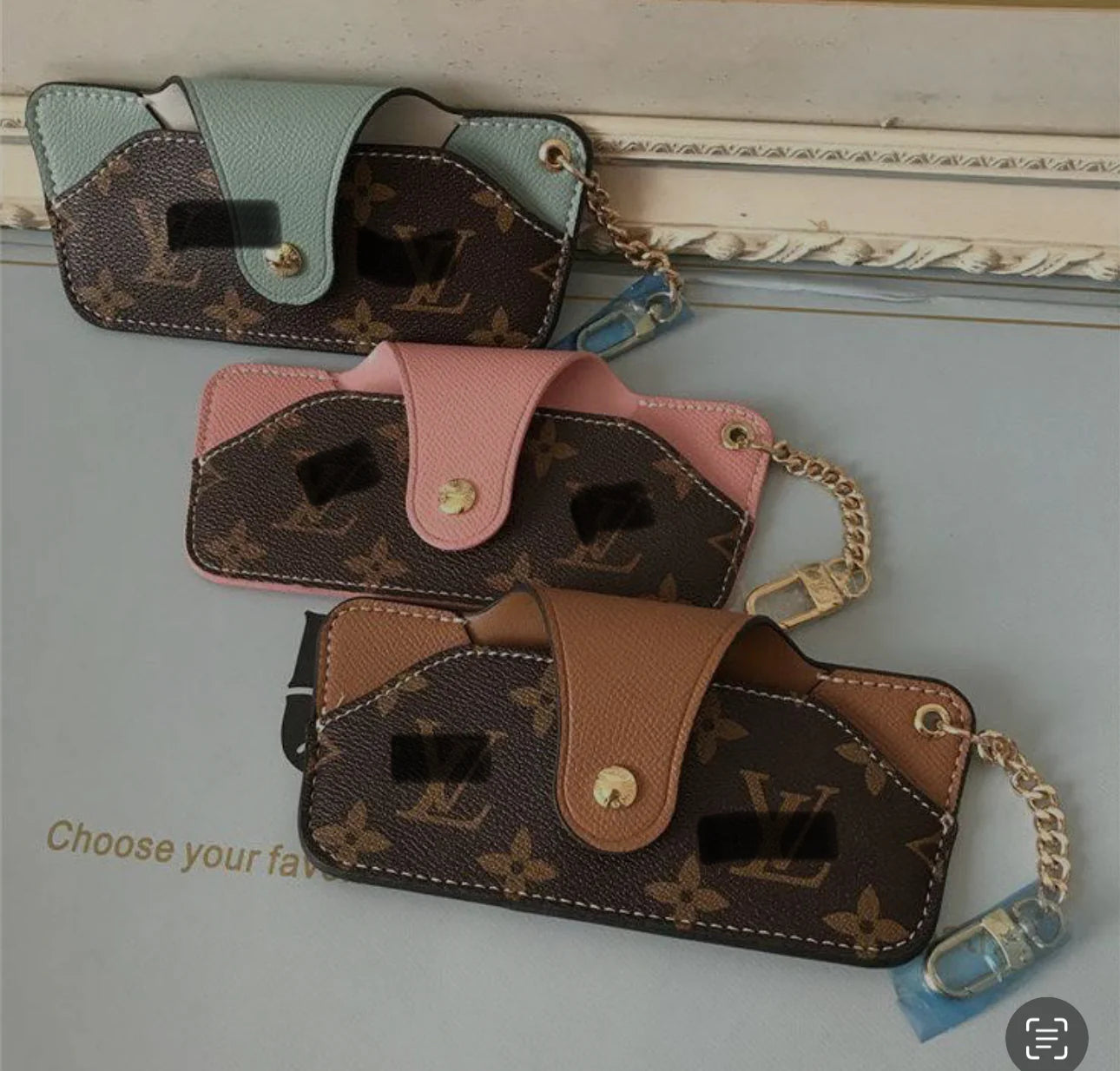 Vee sunglass holder