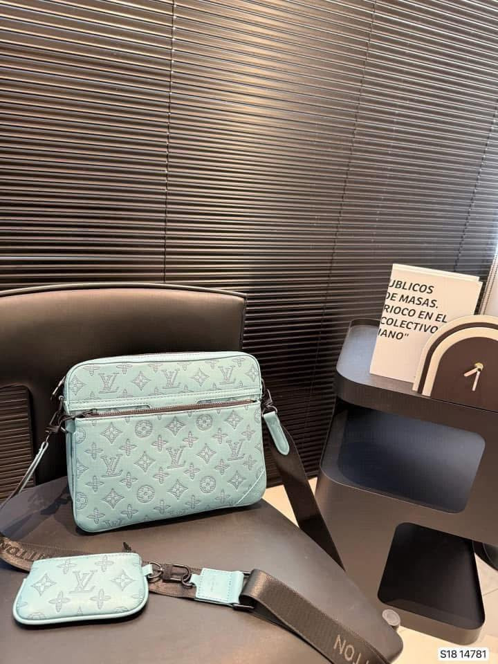 Mint crossbody