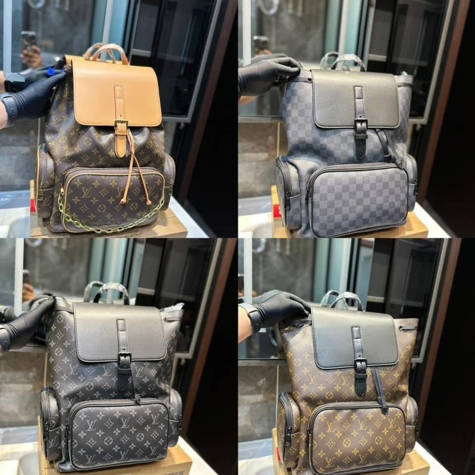 Vee bookbag with straps