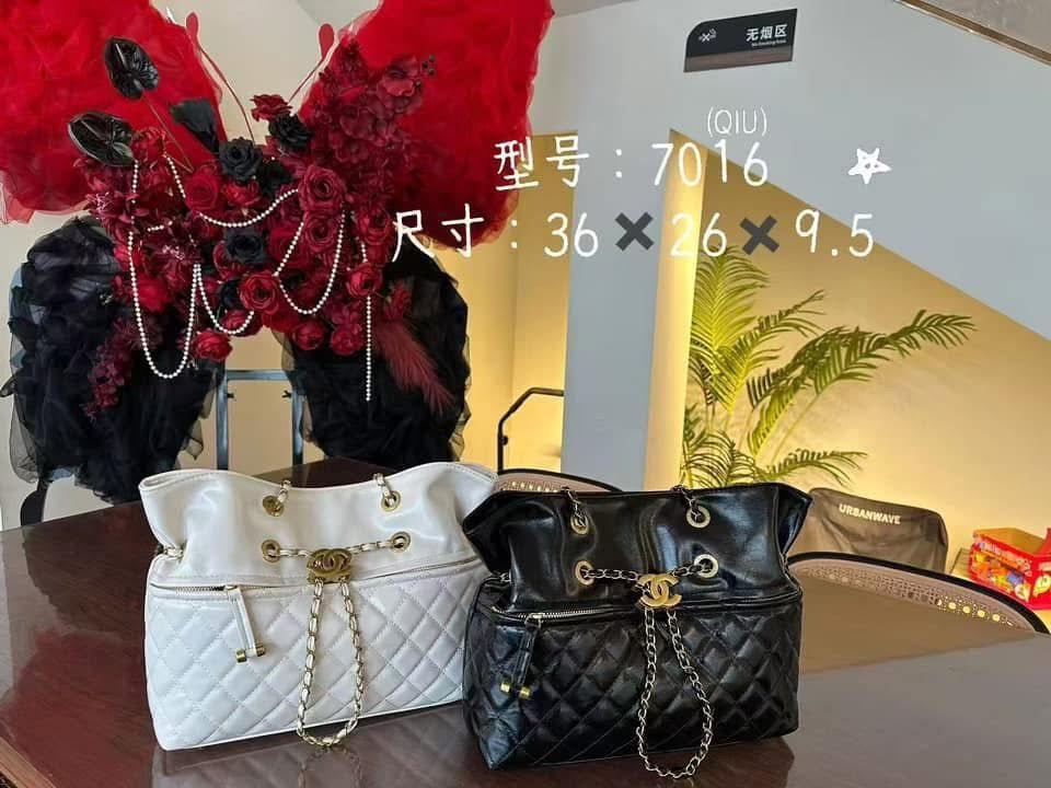 CC scrunch bag