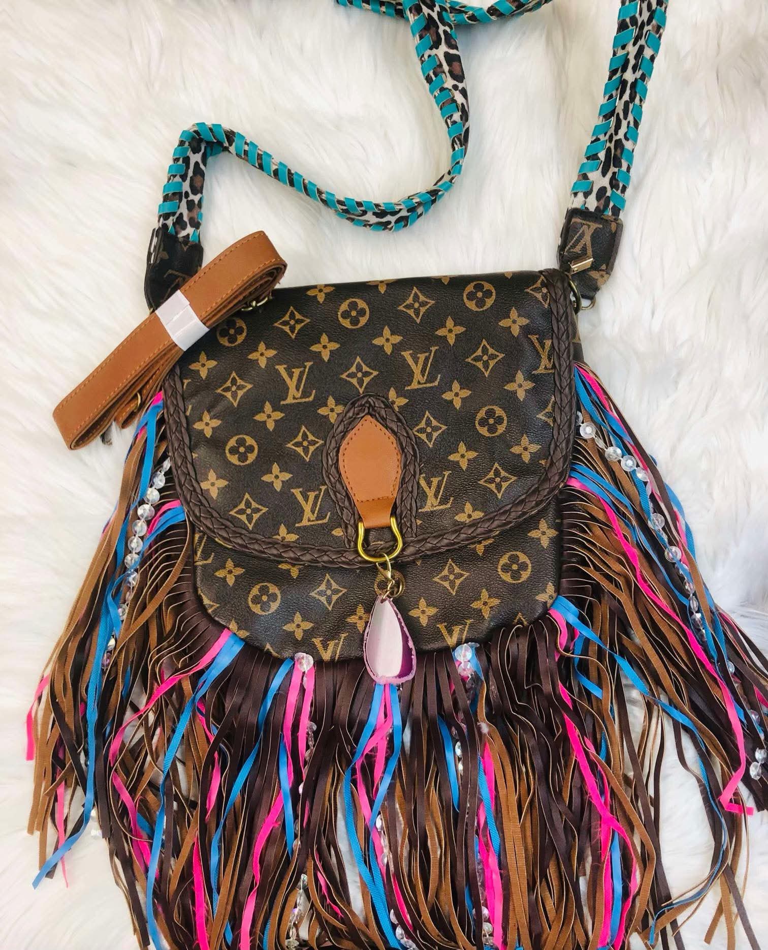 Vee Tassel Pink&Blue